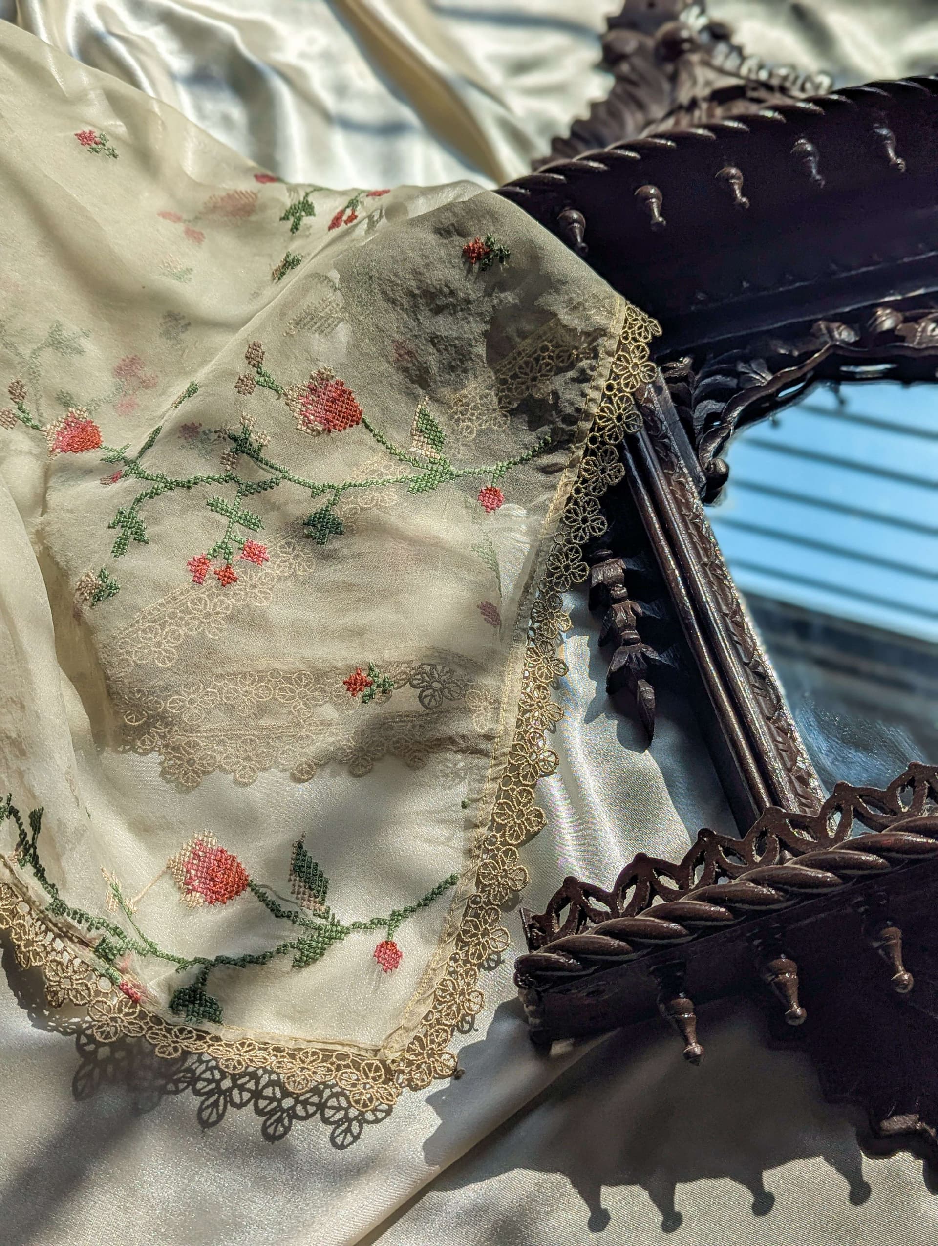 Naqsheeneh — handcrafted Pakistani embroidery